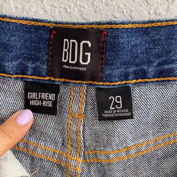 BDG Girlfriend High-Rise Shorts - Picture 3 of 4